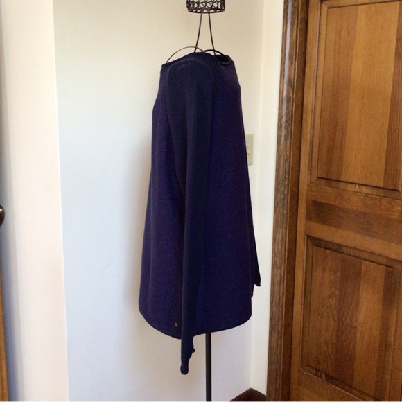 Eddie Bauer Navy Sweater, Large - Picture 3 of 5